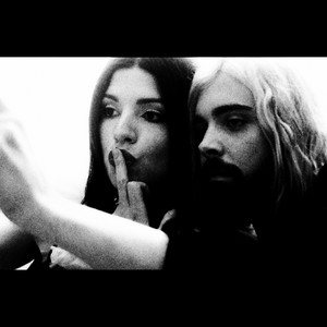 Flora Cash – Like No One Could