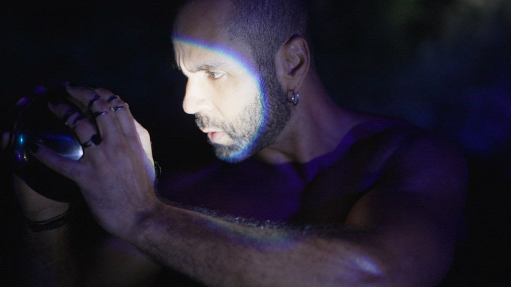 Edwin Days –&nbsp;Glowing