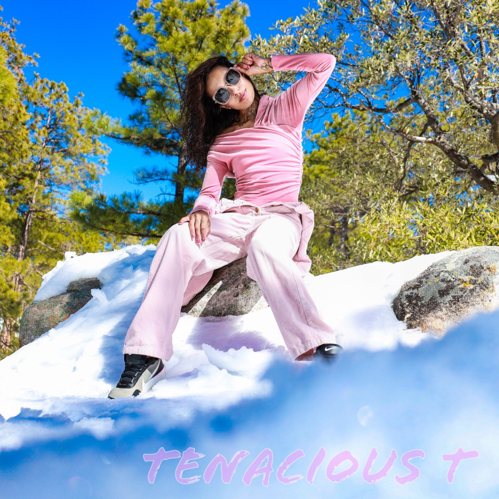 Tora Woloshin –&nbsp;Islands